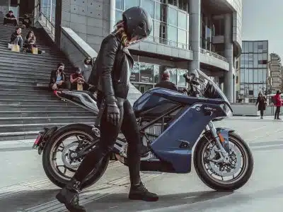 Un motard